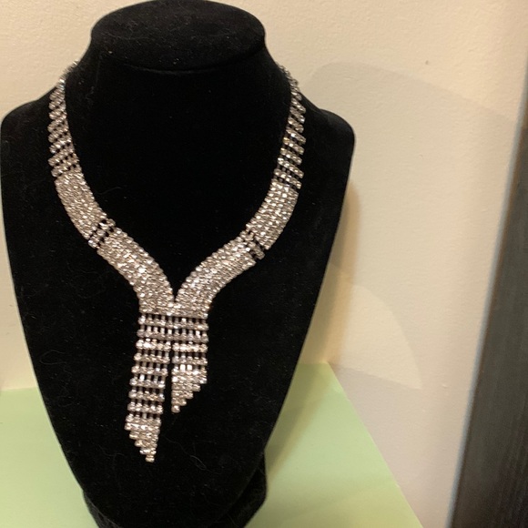 Gorgeous faux diamonds necklace, 17” - Picture 2 of 5